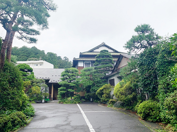 向山に建つ明治40年創業の懐石料理店「東洋館」